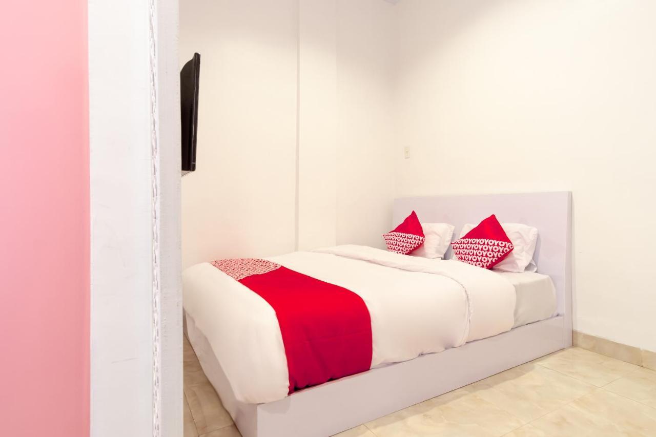 Oyo 1557 Bungas Guest House Medan Exterior photo